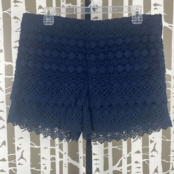 Navy Blue Crochet Lace Riviera Short 10 - Picture 1 of 8